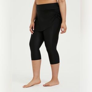 Torrid Black Ruched Skirt Overlay Capri Swim Leggings Bottoms Size 2